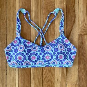 Lululemon free to be bra size 6 floral